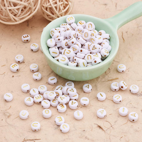 FASHEWELRY 500Pcs Vowel Acrylic Letter Beads A/E/I/O/U Initial Beads White Gold Flat Round Alphabet Letter Beads for DIY Name Bracelet Jewelry Mak...