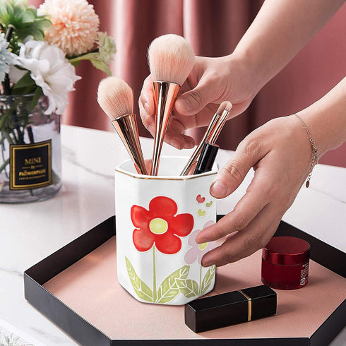 Pen Holder for Desk, Ceramic Makeup Brush Holder for Women,Gold 3D Engrave Retro Floral Flowers Design Love Hearts Pencil Holder Desktop Desk Orga...