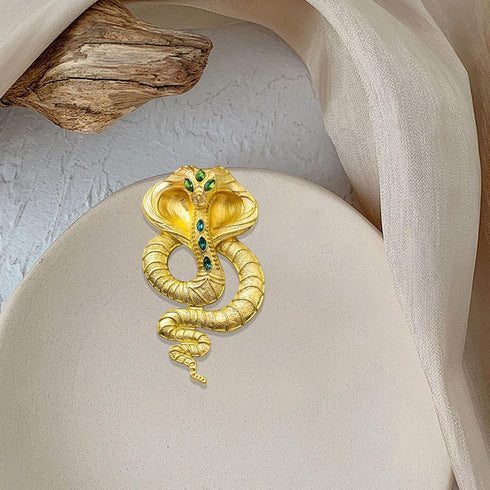 Retro Crystal Snake Brooch Gold Plated Cobra Animal Corsage Suit Jacket Brooch Pin Fashion Jewelry for Men Women Gifts...