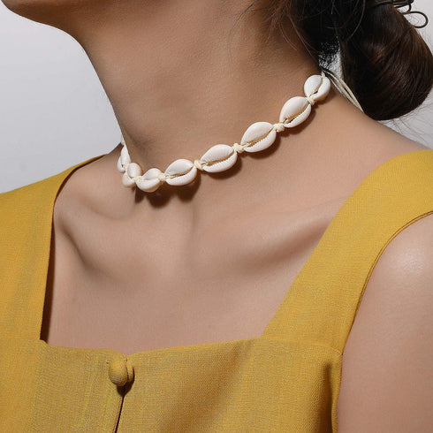 Shell Choker Necklace for Women Adjustable Natural Seashell Necklace Handmade Cowrie Shell Clavicle Necklace Beach Boho Jewelry...