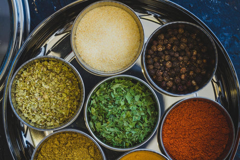 KitchenCraft World of Flavours Indian Spice Box for Masala Dabba, 7 Spice Pots + Large Spice + Cover + Lid, Stainless Steel, 17 x 7 cm...
