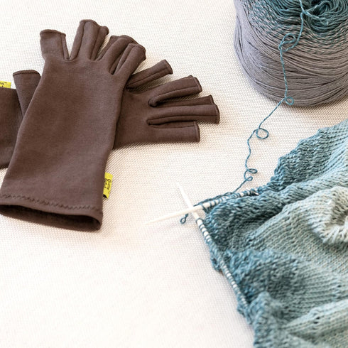 Dritz Comfort, 1 Pair, Size Crafters Glove, Medium (2 Count), Brown...