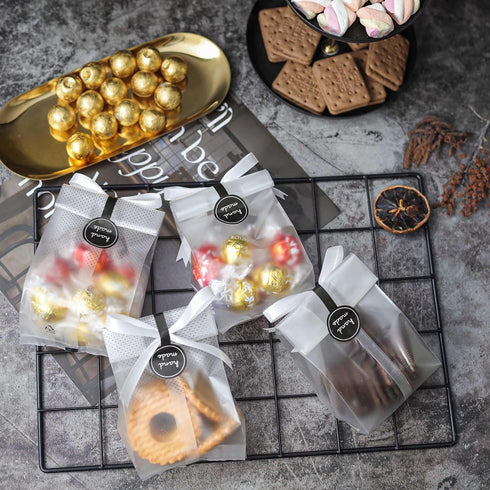 YunKo Cookie Bags for Gift Giving Clear Cellophane Treat Bags for Favors Mini Loaf, Bundt Cake, Hot Cocoa Bomb Packaging With Stickers(100PACK, Bl...
