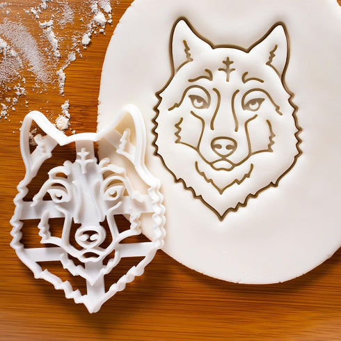 Set of 2 Wolf cookie cutters (Designs: Face and Body), 2 pieces - Bakerlogy...