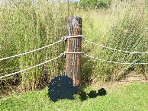 Hedgehhog Decorative Garden Stakes Metal Garden Statues Small Cute Silhouette Stake for Yard Outdoor Garden Lawn Decoration, Set of 4...