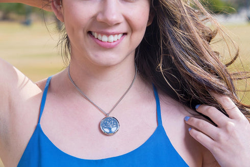 Aromatherapy Essential Oil Diffuser Necklace Pendant Locket Jewelry | 24’’ Adjustable Chain Stainless Steel Perfume Necklace | 10 Refill Pads | Gi...