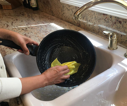 idée No Mildew, Non-Scratch Disposable Scouring Sheets (60 Sheets/roll) for Dish-Washing, Cleaning, Scrubbing, PW01Y, Yellow (1)...