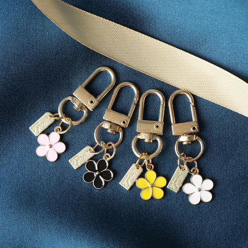 4 PCS Cute Flower Keychains Aesthetic Keychain Charms Daisy Keychain Enameled Keychains Mini Keychain Earphone Case Accessories Keyrings and Keych...