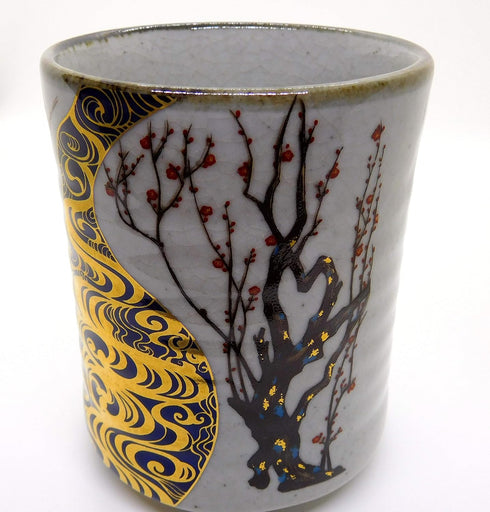 Kutani yaki(ware) Japanese teacup Gold Plum...