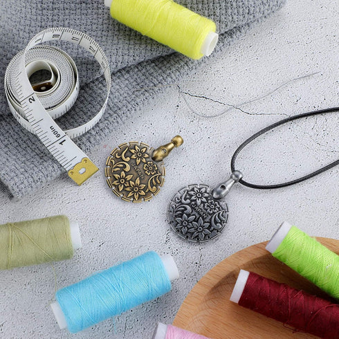 2 Pieces Yarn Cutter Pendants Antique Gold Silver Metal Thread Cutter Pendant Round Shape Yarn Cutter Pendant for DIY Sewing Tools (Antique Gold, ...