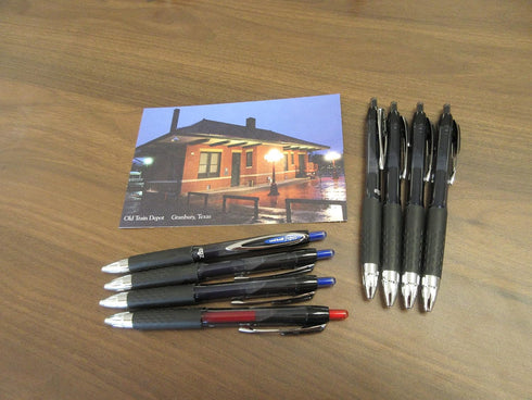 Signo 207 Retractable Gel Pens by Uni, Medium 0.7mm, Includes 4 Black, 3 Blue, 1 Red...