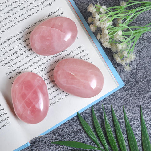 55-60mm Pink Agate Palm Stone - Worry Stone Natural Chakra Healing Reiki Polished Stone Pocket Hand Carved Crystal and Healing Stone Crystal Grid ...