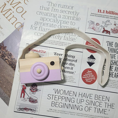 Baby Toy Wooden Mini Camera Toy, Kid Cute Mini Sharpe Toy Neck Hanging Photographed Props for Toddlers Children Kids' Room Hanging Decor Gift (Pur...