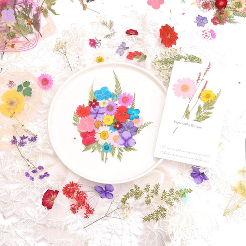 35pcs Resin Dried Flowers + 2 Tweezers, Pressed Flowers-Real Natural Herbs , for DIY Ornaments Candles Cups Making Wall Stickers Lampshades Art Cr...