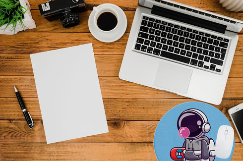 Mouse Pad?Cute Astronaut Holding Skateboard Cartoon Style Funny Round Mousepad?Small Non-Slip Rubber Gaming Pads?Office Dorm Computer Laptop Mouse...