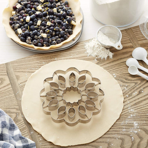 Wilton Sunflower Pie Crust Cutter...