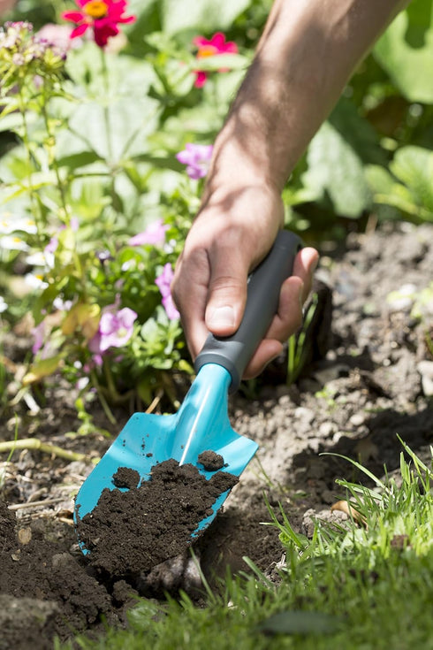 Gardena Classic Hand Trowel: Universal Spade for Planting and transplanting in The Garden and on The Balcony, Steel, Corrosion-Resistant, Ergonomi...