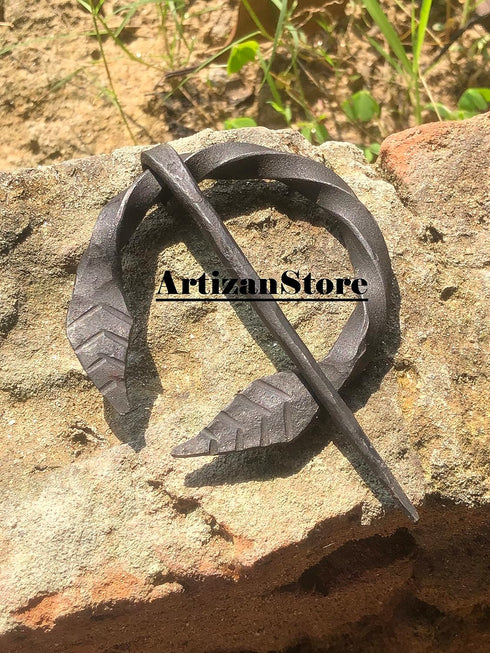 Viking Cloak Pin, Norse BlackLeaf Penannular Brooch, Medieval Apron Buckle Clasp Cloak Badge, Cloak Pin Black...