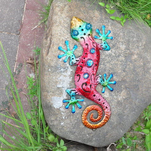 Tuokiuhn Metal Outdoor Red Gecko Wall Decor Lizard Garden Decoration Outdoor Fence Yard Wall Art Country Farmhouse Decor 13.5 * 7.5Inch...