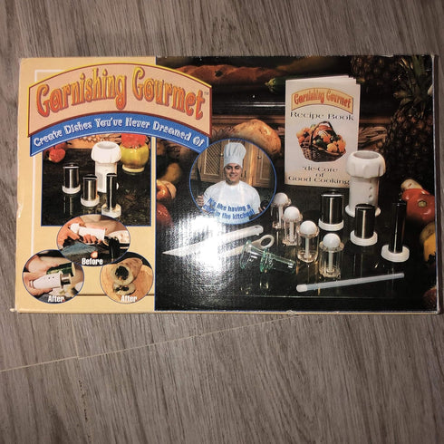 GARNISHING GOURMET 13 PIECE KIT...