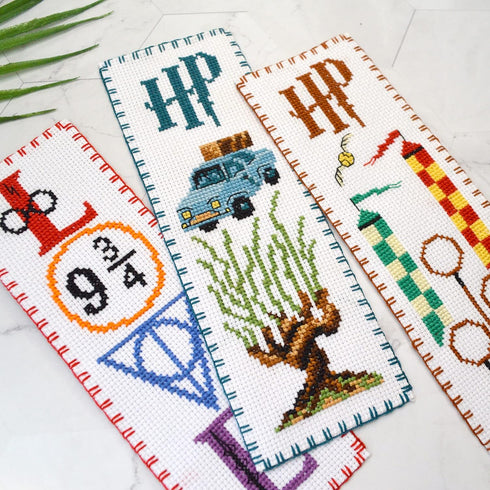 Counted Cross-Stitch Bookmark Kit 'HP Love' - DIY Set for Hand Embroidery with Pattern Design...