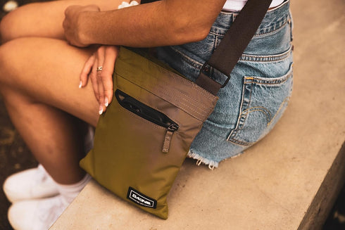 Dakine Shoulder Handbags...