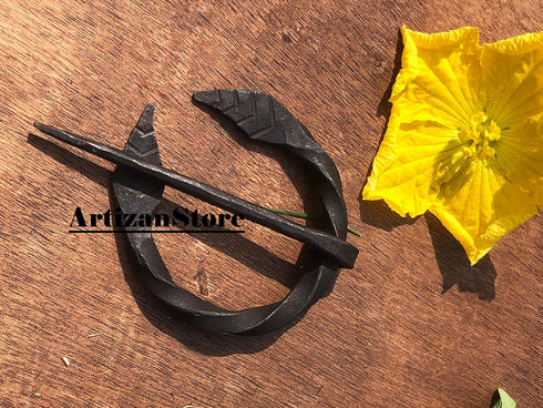Viking Cloak Pin, Norse BlackLeaf Penannular Brooch, Medieval Apron Buckle Clasp Cloak Badge, Cloak Pin Black...