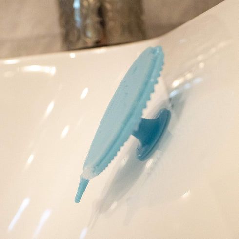 Innobaby Bathin Smart Silicone Cradle Cap Brush for Baby, Essential for Dry Skin & Eczema, Silicone Scrubber & Gentle Exfoliator with Suction Hand...
