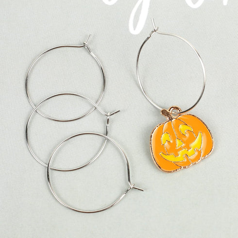 23pcs Halloween Wine Charms Bar Wine Glass Markers Set Ghost Pumpkin Bat Wizard Hat Broomstick Castle Moon Mummy Skeleton Halloween Enamel Charms...