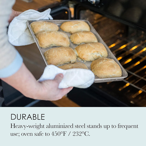 Chicago Metallic Commercial II Traditional Uncoated True Jelly Roll Pan, Make jelly rolls, cookies, pizza, one-pan meals, and more, 15-Inch by 10-...