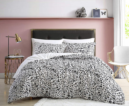 Betsey Johnson - Twin Duvet Cover Set, Reversible Bedding with Matching Sham, Modern Home Decor (Water Leopard White, Twin)...