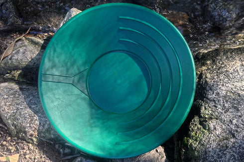 SE 14 Inch Gold Panning Pan - Three Riffles for Easier Mining and Prospecting (Single Green)...