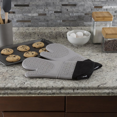 Silicone Oven Mitts – Extra Long Professional Quality Heat Resistant with Quilted Lining and 2-sided Textured Grip – 1 pair Gray by Lavish Home...