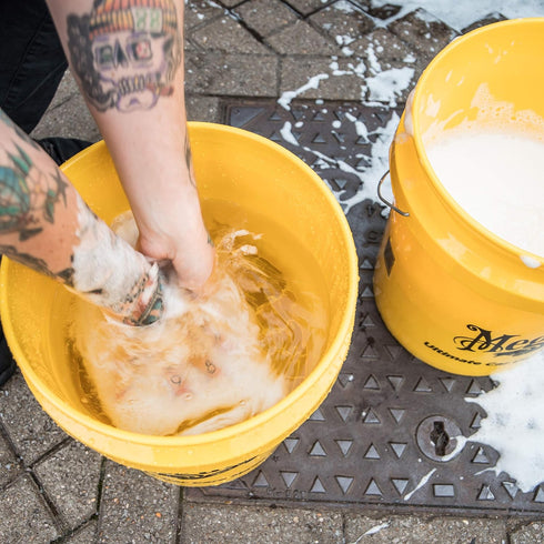 Meguiar's Yellow Bucket, Car Wash Bucket for Water and Suds - 3.5 Gallon...