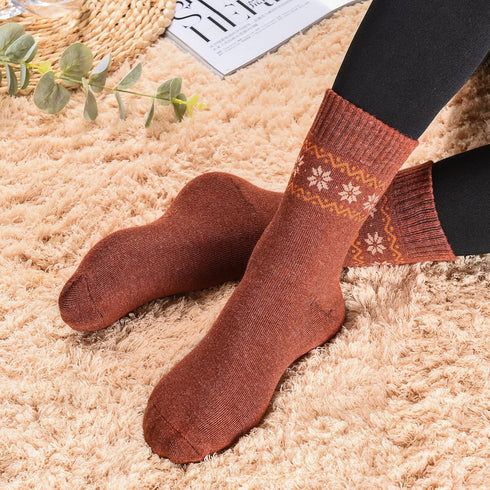Pack of 4 Winter Warm Thick Wool Socks Women socks Hiking Socks Knit Outdoor Recreation Socks for Women Soft and Comfortable Terry Socks New 2022...