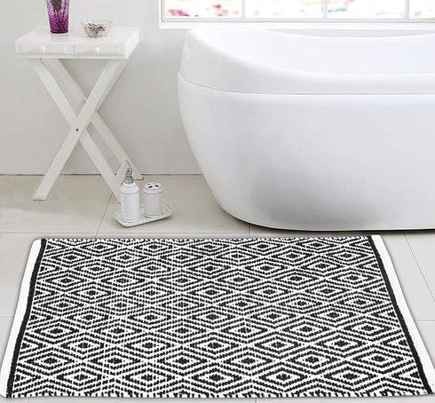 Ramanta Home 100% Cotton Diamond Rug 21x34 Hand Woven Reversible Washable Rug - Black,Farmhouse Bathroom Rugs,Entry Rugs,Rugs for Living Room, Kit...