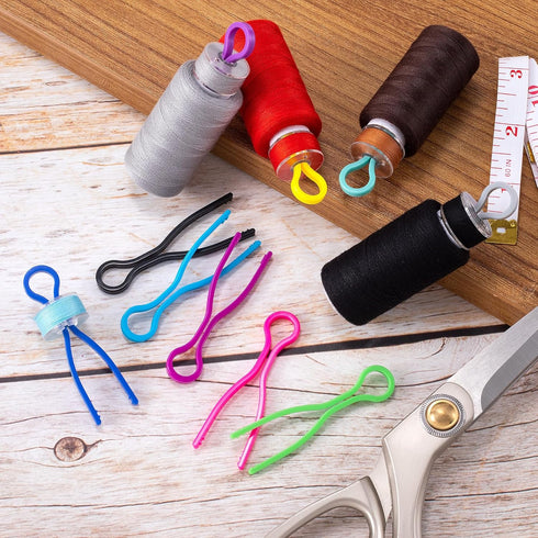 HINZIC 150pcs Plastic Bobbin Thread Holders, Thread Buddies Bobbin Clips, Thread Spools Clamps Organizing Pairing Matching Quilting Sewing Machine...