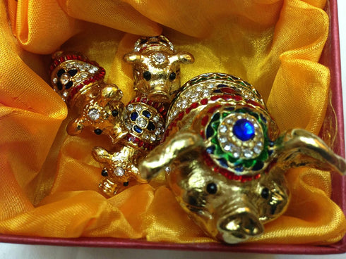 Gorgeous Mother and Three Babies Pig Piggy Piglet Jewelled Trinket Box Jewelry Box with Inlaid Crystal, Pill Box Figurine...