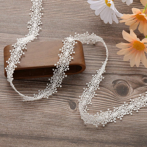 ToBeIT 15yard White Lace Ribbon Lace Trim Pattern Inelastic Embroidery for Decoration Edging Crafts Veils Costumes Table Runner Gift Box(White c)...