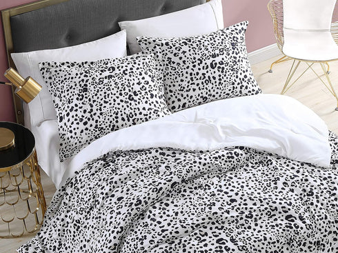 Betsey Johnson - Twin Duvet Cover Set, Reversible Bedding with Matching Sham, Modern Home Decor (Water Leopard White, Twin)...