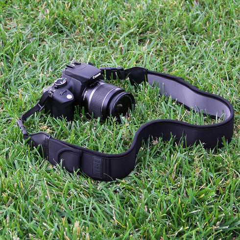 USA Gear TrueSHOT Neck Strap Neoprene Camera Straps - Padded Camera Strap, Pockets, and Quick Release Buckles - Compatible with Canon, Nikon, Sony...