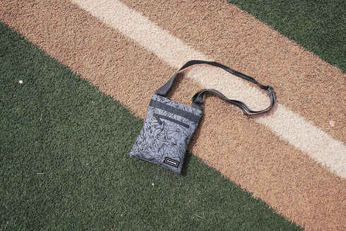 Dakine Shoulder Handbags...