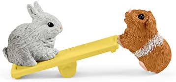 Schleich Farm World 14-piece Rabbit and Guinea Pig Hutch Toy Set with Animal Figures for Kids Ages 3-8, 5.7 x 19 x 11.5 cm