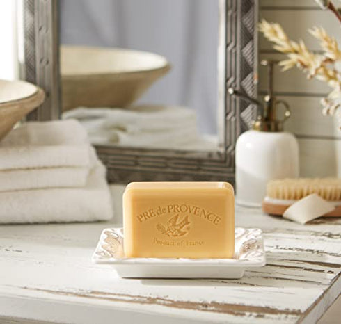 Pre de Provence Artisanal Soap Bar, Enriched with Organic Shea Butter, Natural French Skincare, Quad Milled for Rich Smooth Lather, Sandalwood, 8.8 Ounce