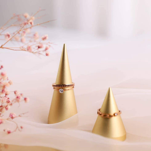 GemeShou Metal Gold 2pcs Set Finger Ring Display Holder Wedding Single Ring Display Cone Stand Jewelry Photography Hand Decor?Gold Ring Holder 2pcs Height 2" and 3.1"?