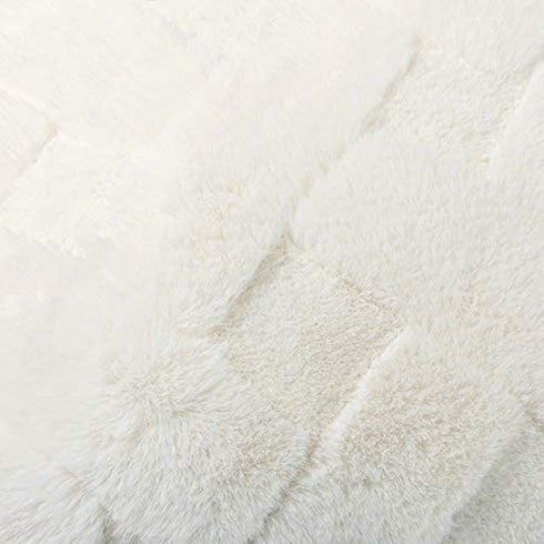 Cozy Bliss Set of 2 Faux Fur Pillow Covers Luxury Super Soft Plush Fleece Throw Pillowcase, Textured Knitted Cushion Cover Decorative Pillowcases for Sofa Couch Bed Chair Car (Cream, 18"x18")