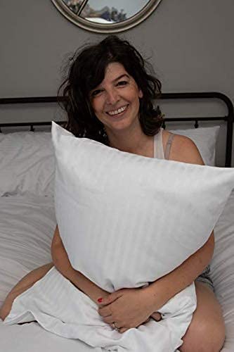 4 Pack Pillow Protectors Queen 20x30 Inches ?¤Life Time Replacement?¤ Tight Weave Enhanced Protection Cotton Sateen Blend High Thread Count 400 Style Zip (Queen 4 Pack Cotton Sateen)