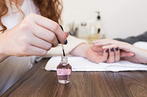 Nail Magic Wet Top Coat - Clear Nail Polish, High Gloss Top Coat. Natural, Shiny Finish, Long Lasting, Extreme High-Gloss (0.5 Fluid Ounce)