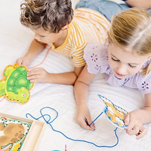 Melissa & Doug Lace and Trace Activity Set: Pets - 5 Wooden Panels and 5 Matching Laces - Lacing Toys For Toddlers, Fine Motor Skills Threading Cards, Lacing Cards For Preschoolers And Kids Ages 3+