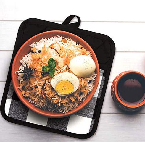 4 Pieces Buffalo Check Pot Holders with Pocket Potholders Buffalo Plaid Cloth Gloves Pocket Black and White Pot Holders for Kitchen